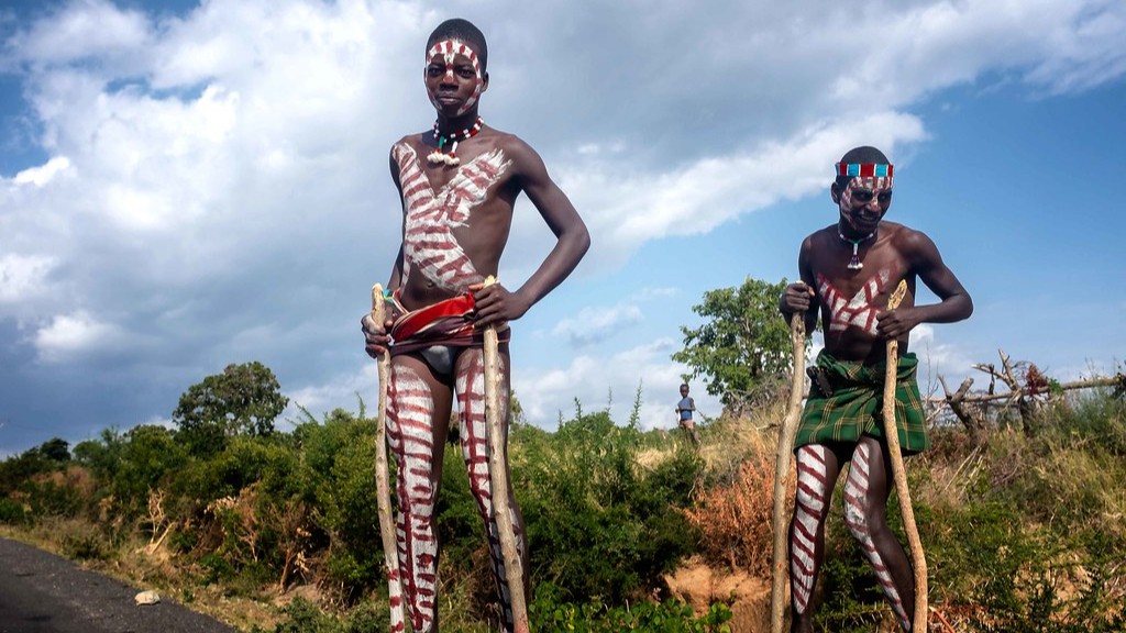 איך שבטים אפריקאים כיווץ ראשים